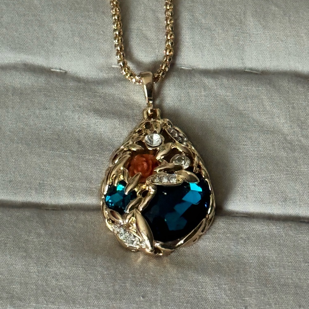 Novadab Ornate Costume Necklace